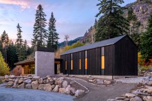 contemporary cabin in Leavenworth, WA